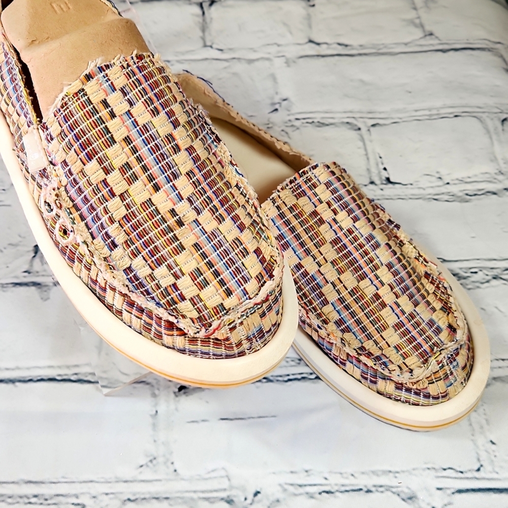 SANUK ● Slip-on Shoes